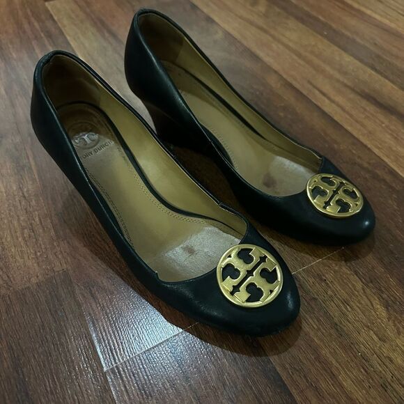 Tory Burch Black wedges with Gold Emblem - Picture 4 of 9